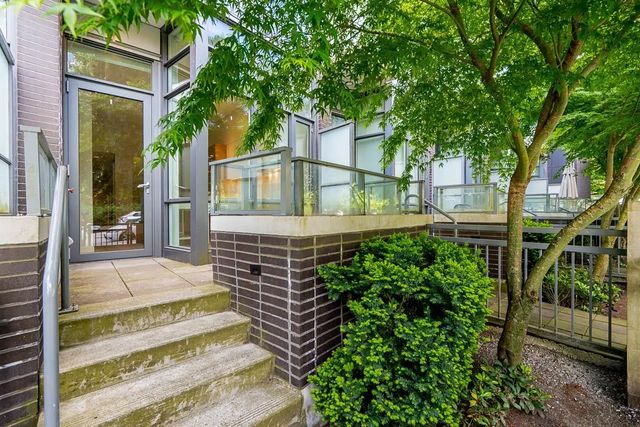 13438 Central Avenue Th3, Surrey