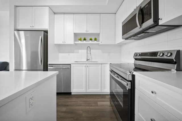13623 81a Avenue 608, Surrey