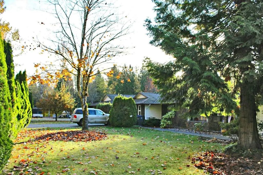 16354 18 Avenue, Surrey