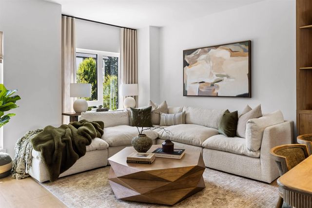16765 25 Avenue 19, Surrey