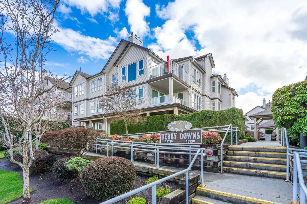 17740 58a Avenue 301, Surrey
