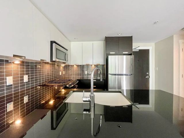 2968 Glen Drive 602, Coquitlam