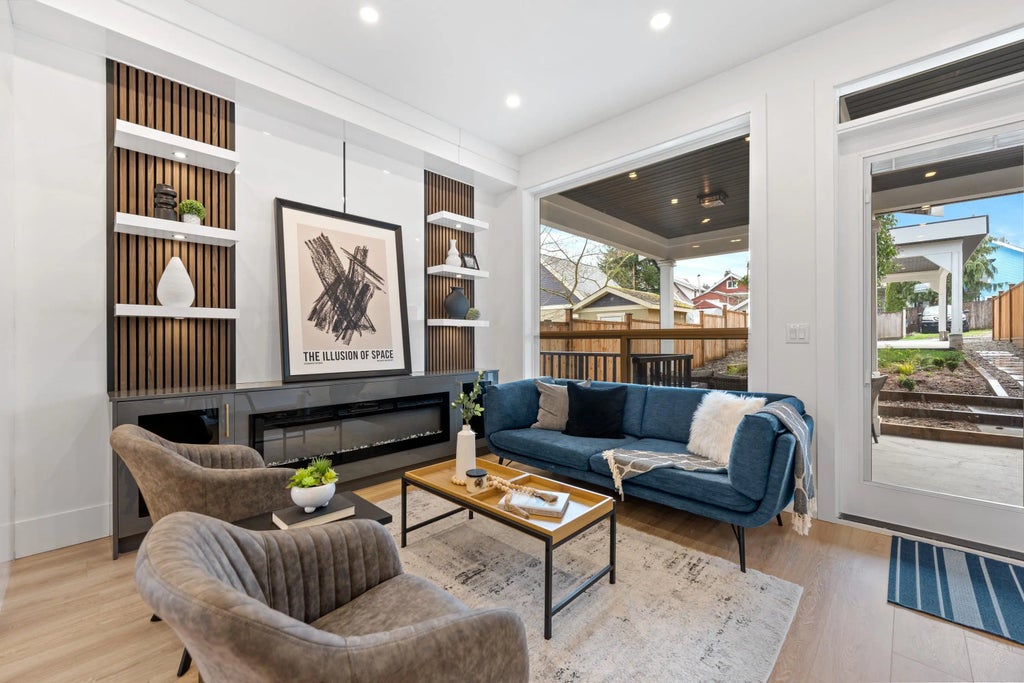 122 Eighth Avenue 1, New Westminster