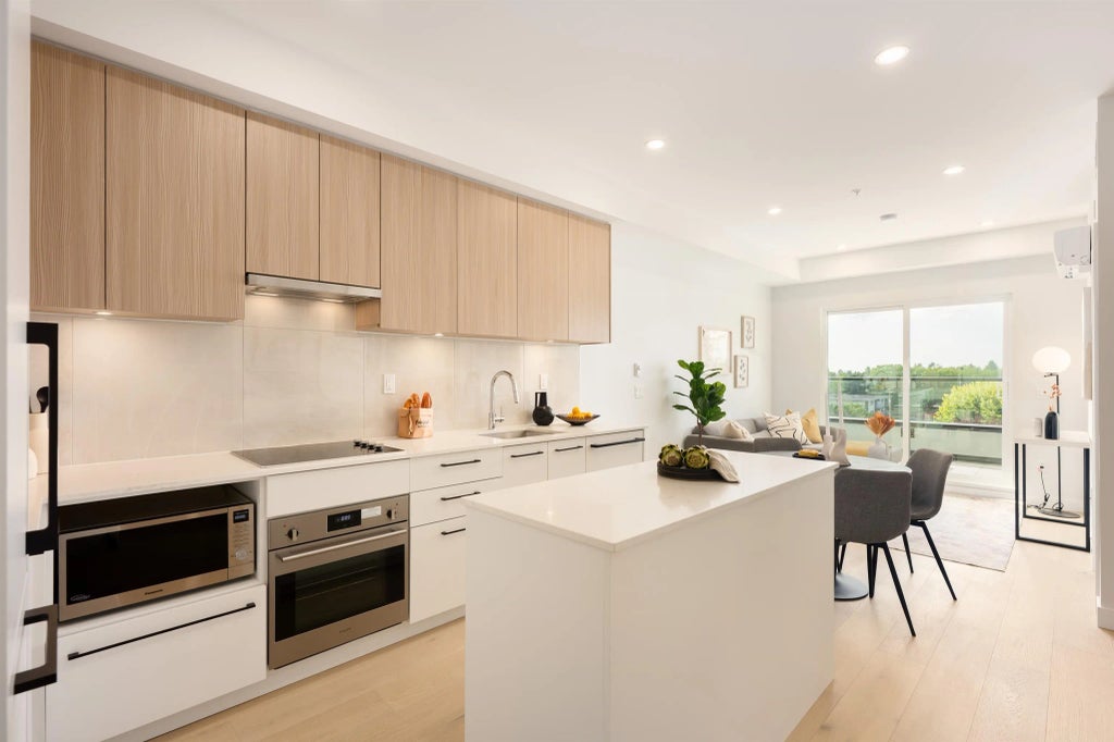 5398 207 Street 506, Langley