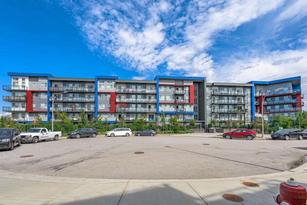 5486 199a Street 120, Langley