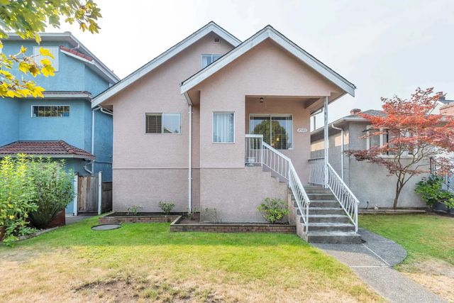 2560 Adanac Street, Vancouver