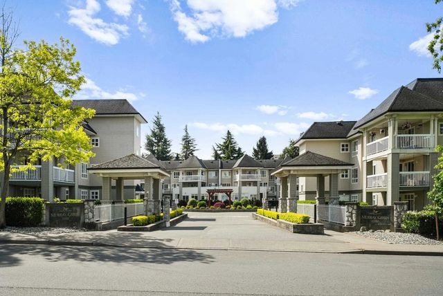 22022 49 Avenue 406, Langley