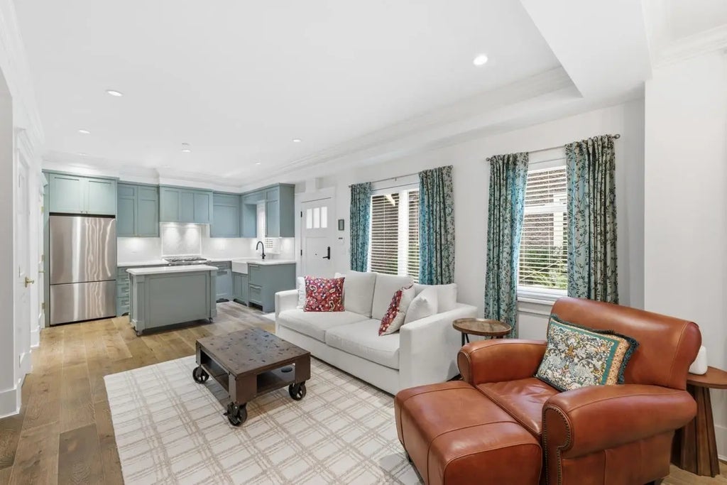 3176 Burrard Street, Vancouver