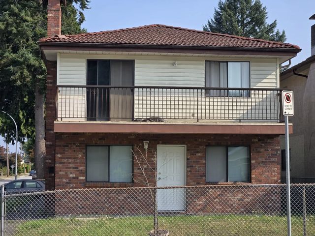 7405 4th Street, Burnaby