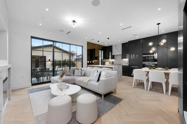 240 E 37th Avenue 2, Vancouver