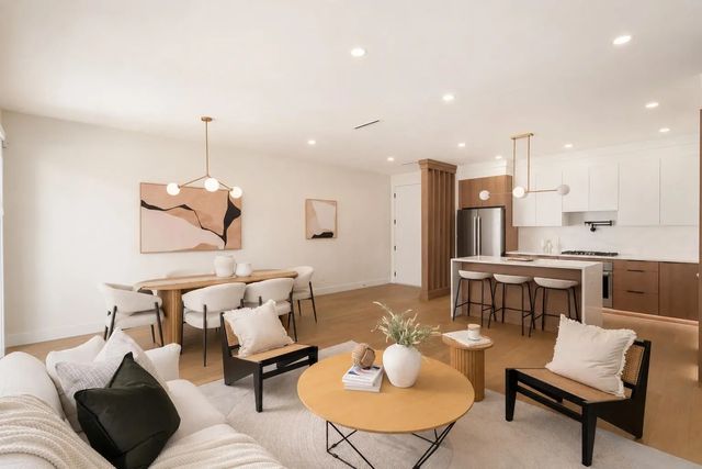 901 Edgar Avenue 104, Coquitlam