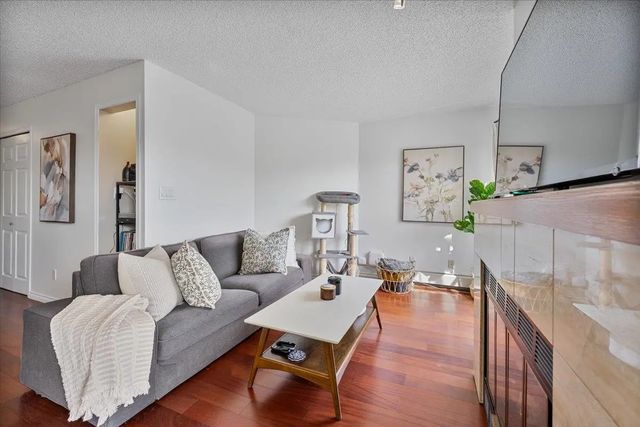 12 K De K Court 313, New Westminster