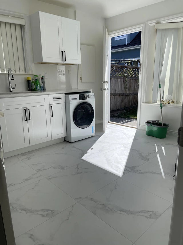 5835 Argyle Street 3, Vancouver