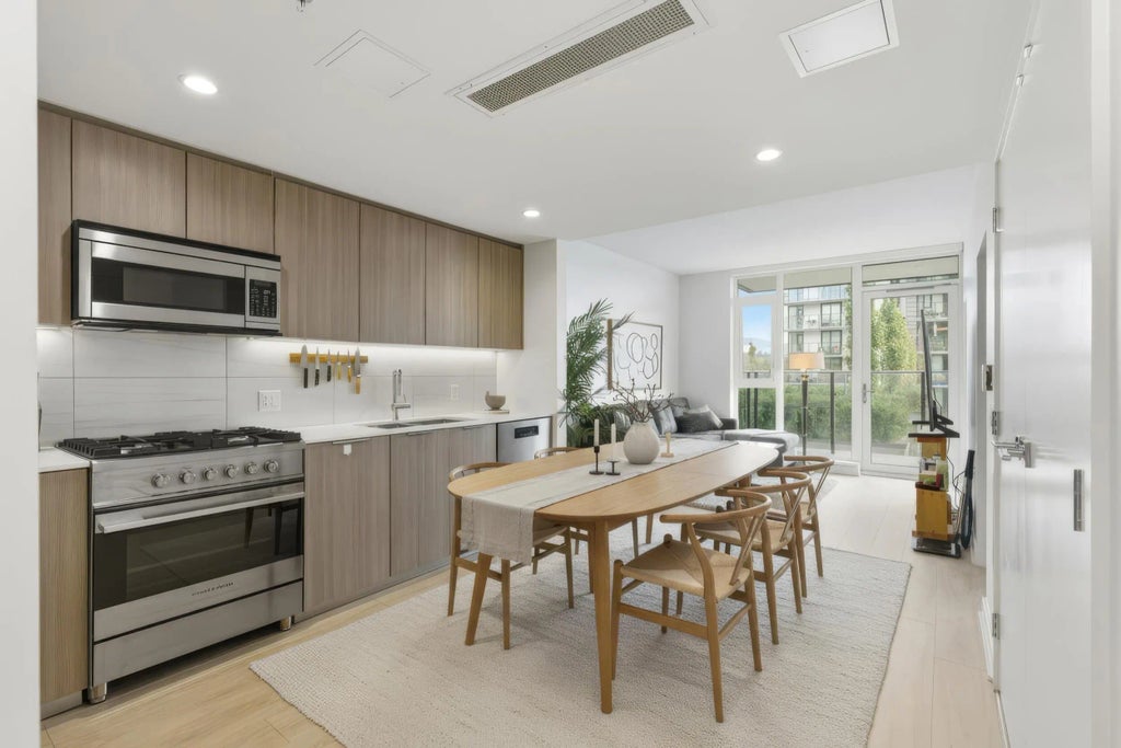 1401 Hunter Street 602, North Vancouver