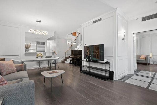 493 Broughton Street, Vancouver