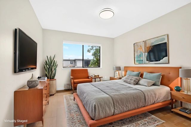 466 E Eighth Avenue 305, New Westminster