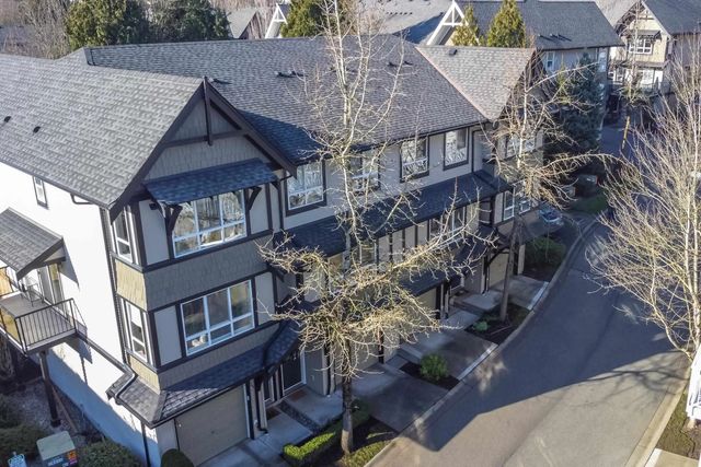 6747 203 Street 107, Langley