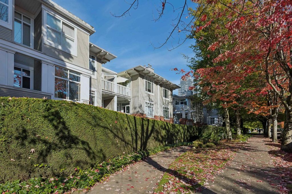 1675 W 10th Avenue 101, Vancouver