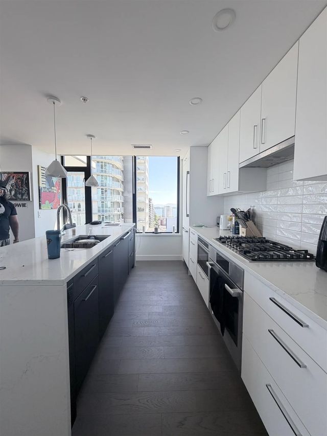 1588 Johnston Road 1205, White Rock