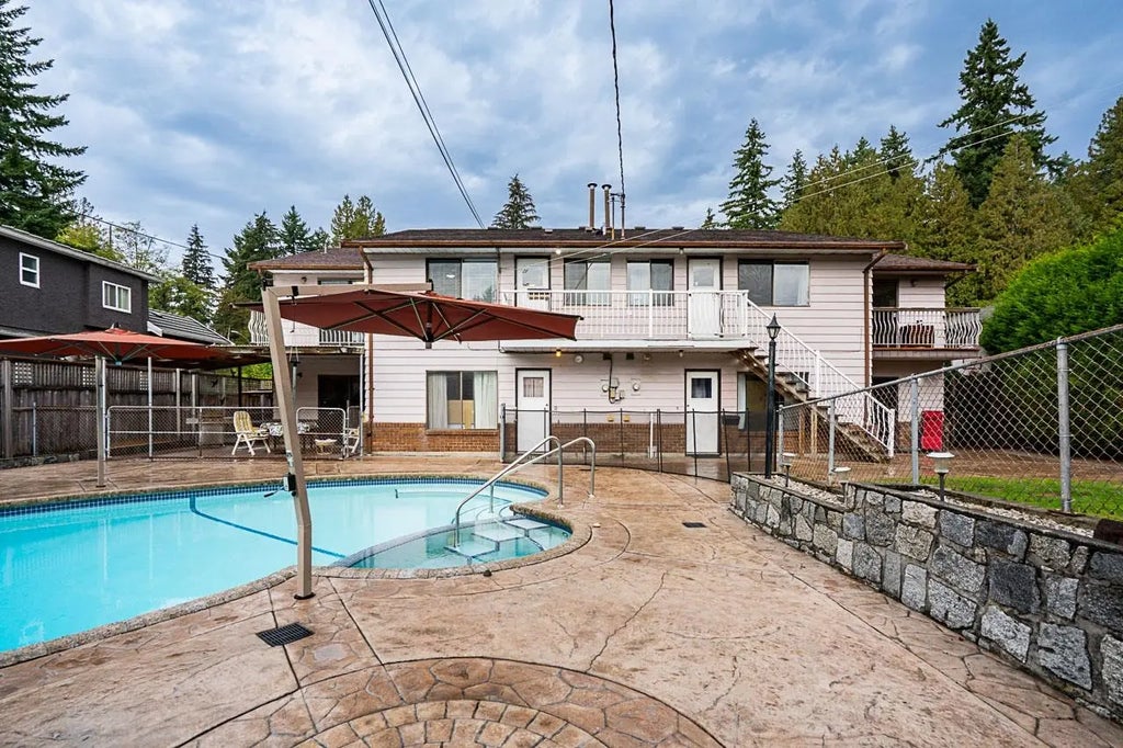 8074 19th Avenue, Burnaby