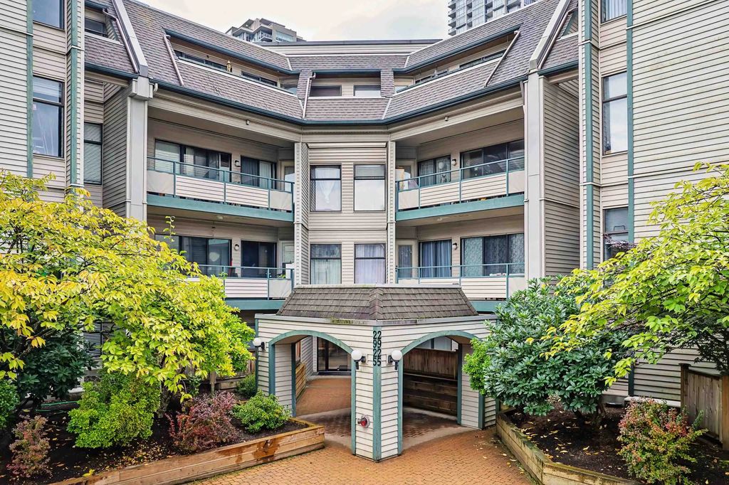 2925 Glen Drive 305, Coquitlam