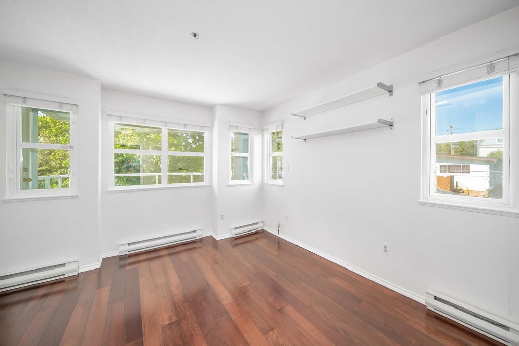 8728 Sw Marine Drive 302, Vancouver