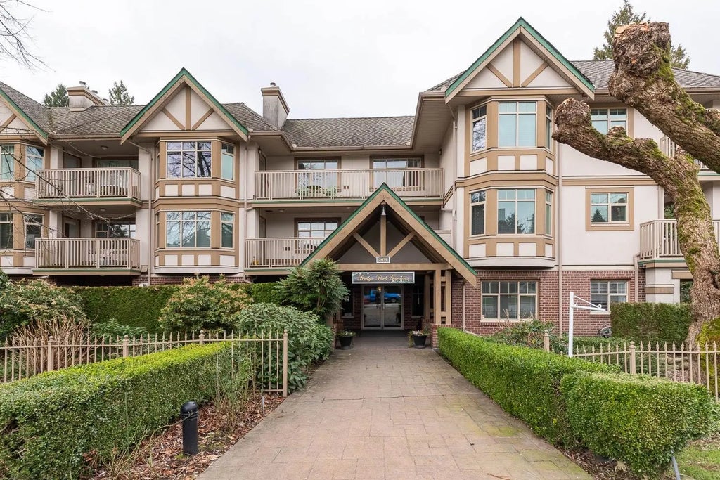 2059 Chesterfield Avenue 504, North Vancouver