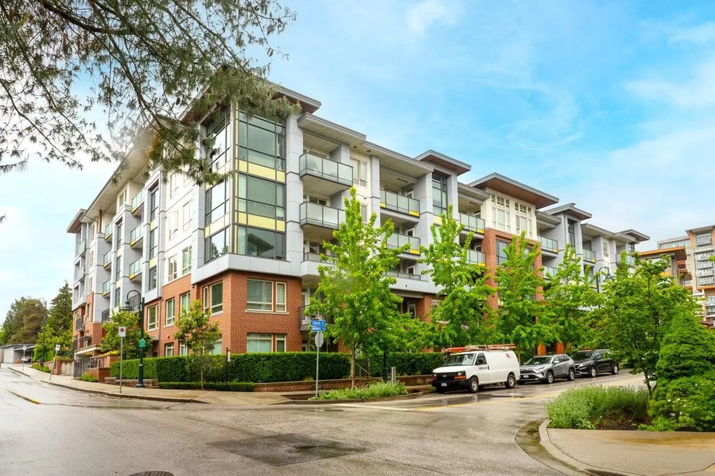 2651 Library Lane 214, North Vancouver