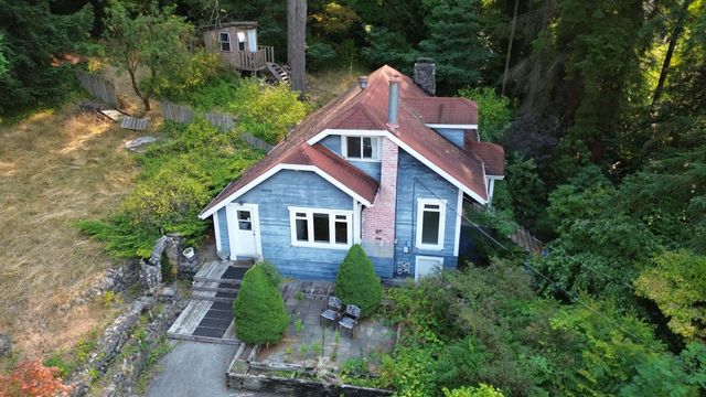 421 Campbell Road 1/2, Port Moody
