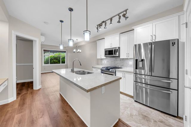 20328 86 Avenue 201, Langley