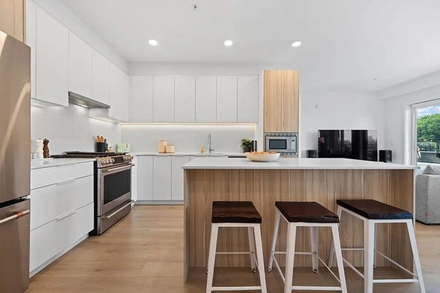 2450 Garden Drive 504, Vancouver