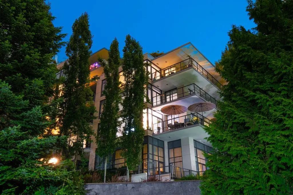 135 W 2nd Street 206, North Vancouver