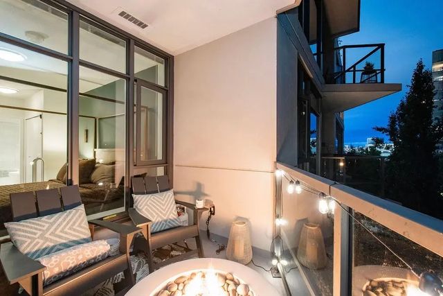 135 W 2nd Street 206, North Vancouver