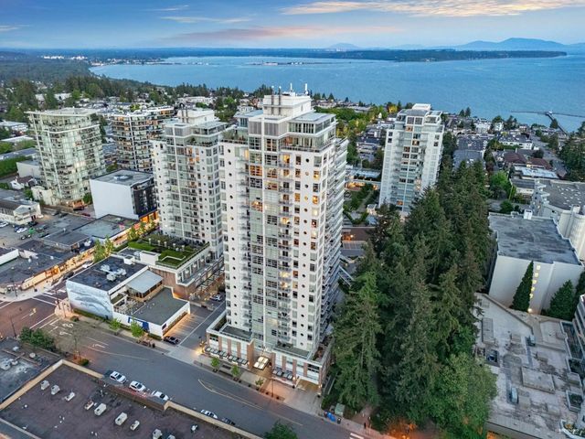 15152 Russell Avenue 1904, White Rock
