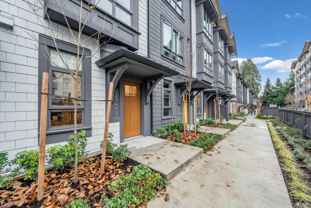 2320 Emery Court 105, North Vancouver