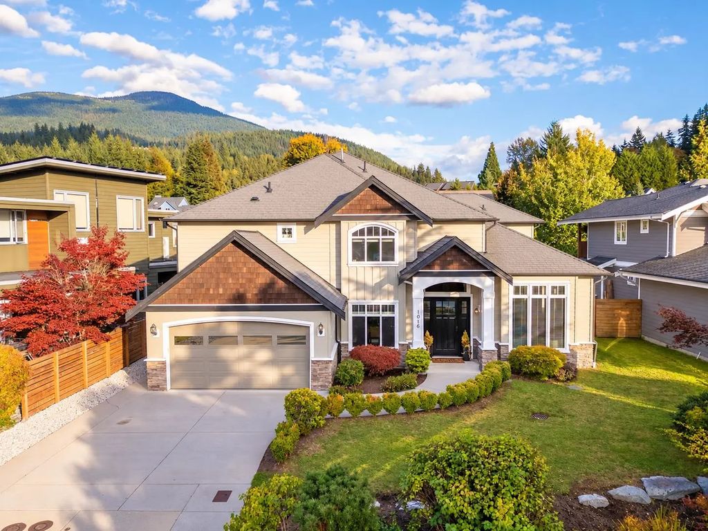 1016 Condor Place, Squamish