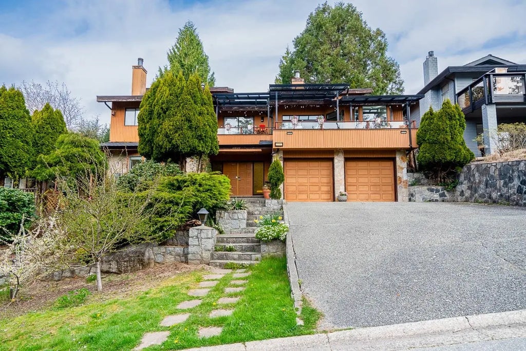 2940 Dresden Way, North Vancouver