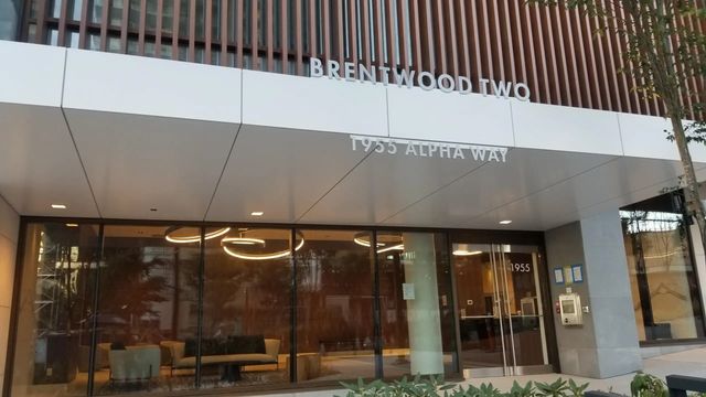 1955 Alpha Way 4910, Burnaby