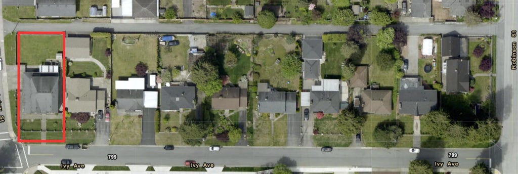 647 Ivy Avenue, Coquitlam