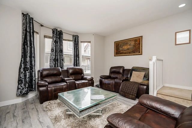 16772 61 Avenue 11, Surrey