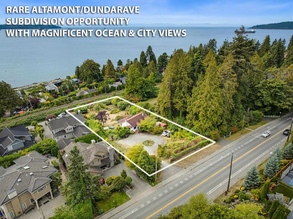 2820 Marine Drive, West Vancouver