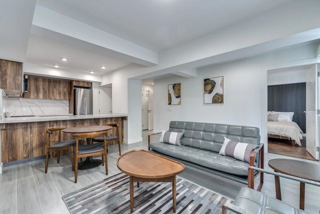 1168 Pendrell Street 104, Vancouver