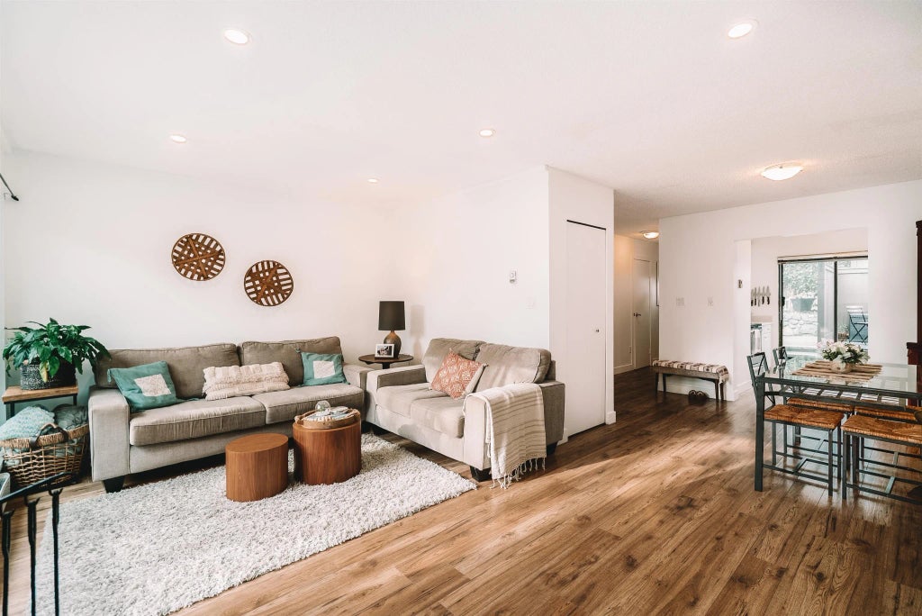 230 W 14th Street 19, North Vancouver