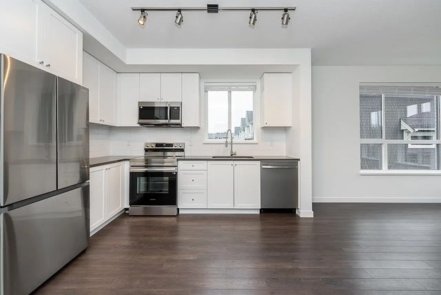 15738 85 Avenue 214, Surrey