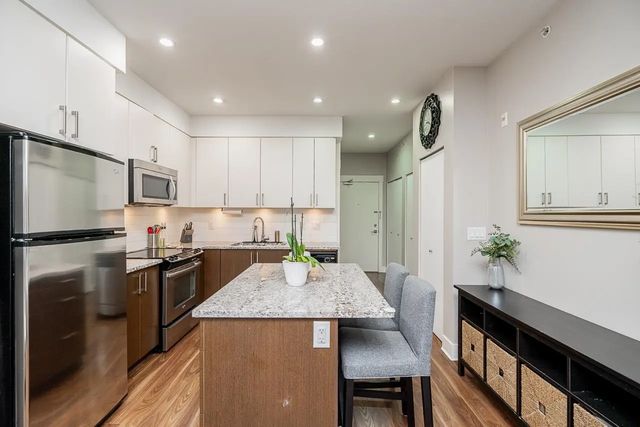 55 Eighth Avenue 419, New Westminster