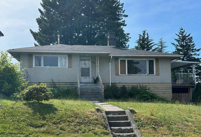 5017 Pioneer Avenue, Burnaby