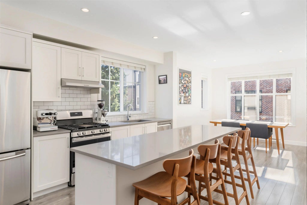 15588 32 Avenue 35, Surrey