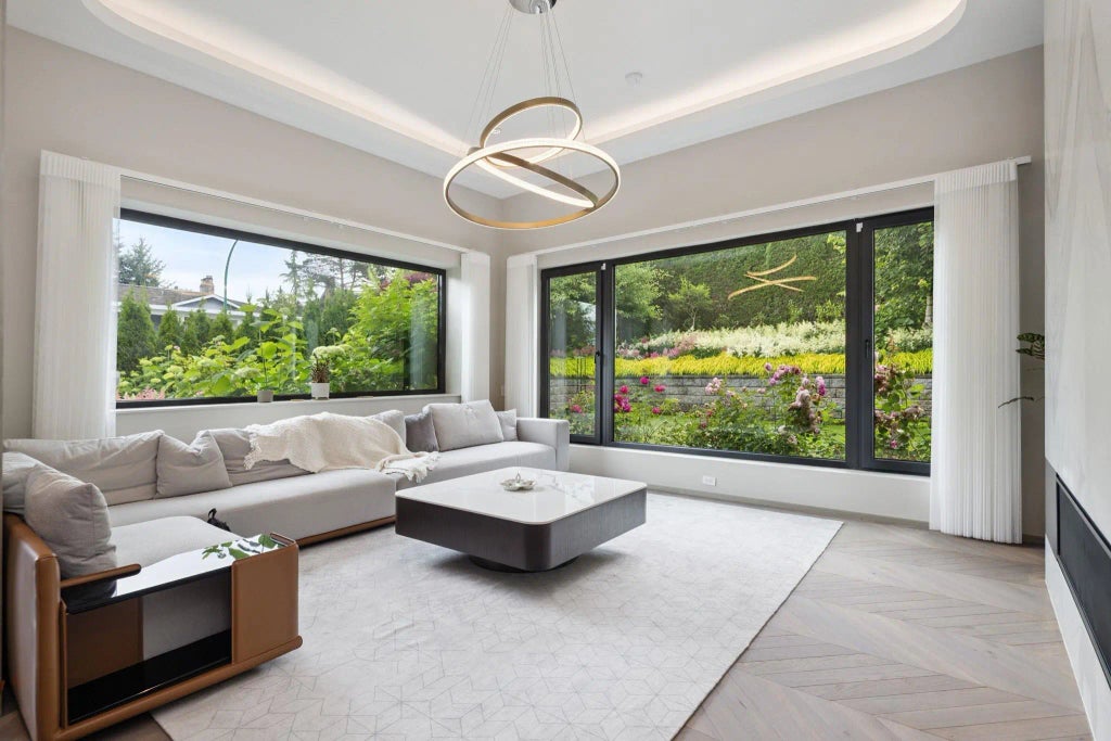 6363 Buckingham Drive, Burnaby