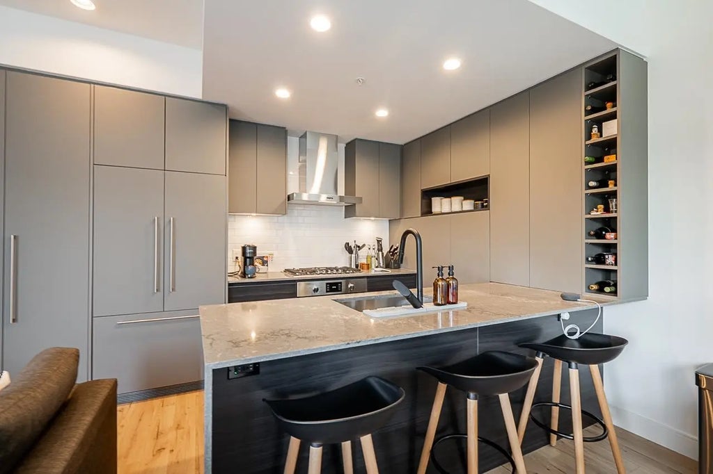 55 Klahanie Drive 435, Port Moody