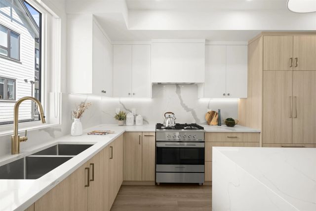 16358 90 Avenue 64, Surrey